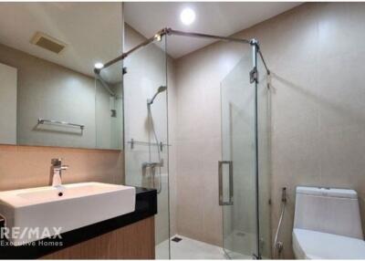 CAT-Friendly Modern 2-Bed, 2-Bath Low-Rise Apartment near Emporium & BTS Phrom Phong