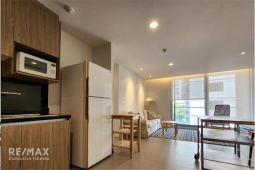 CAT-Friendly Modern 2-Bed, 2-Bath Low-Rise Apartment near Emporium & BTS Phrom Phong