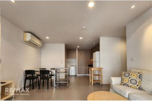 CAT-Friendly Modern 2-Bed, 2-Bath Low-Rise Apartment near Emporium & BTS Phrom Phong