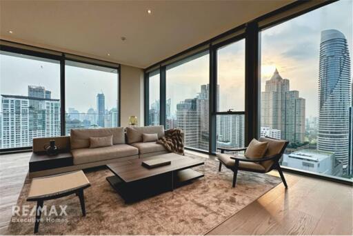 For Sale with Tenant 2-Bed, 3-Bath at Scope Langsuan, Bangkok