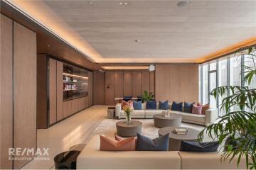 Luxury Living Redefined  Prime 2-Bed, 3-Bath at Scope Langsuan, Bangkok