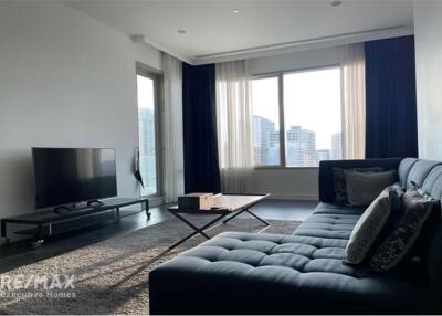 Luxurious 2-Bed Condo Steps from BTS Rajdamri at 185 Rajdamri Condominium