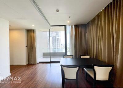 Stunning 2-Bedroom High-Rise Luxury Apartment near BTS Chong Nonsi