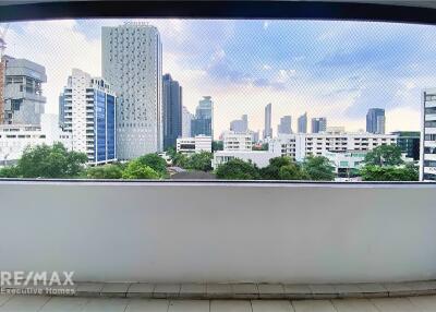 Pet friendly contemporary 3 bedrooms pet freindly Just 800m to BTS Thonglor