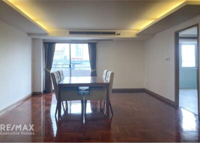 Pet-Friendly 5-Bedroom Spacious Unit with Balcony in Sathorn, Near MRT Lumpini