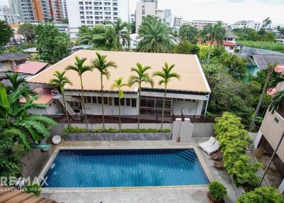 Cozy 3-Bedroom Low-Rise Apartment in Prime Sukhumvit