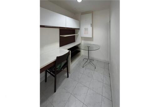 Newly Renovated 2-Bedroom Gem in DS Tower 2, Prime Location