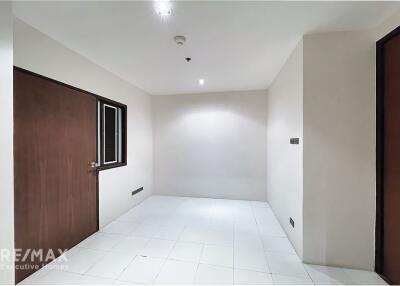 For Rent penthouse 4 bedrooms@ Belgravia Residences