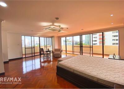 Living in Sukhumvit 23: 3-Bed Pet-Friendly