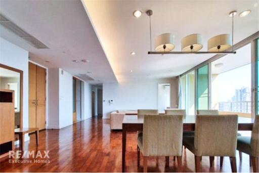 For Rent :  Living on Sukhumvit 39 - 3+1 BR High-Rise Apartment