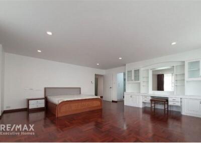 For Rent : Spacious Pet-Friendly Luxury Living on Sukhumvit 24 - 3BR