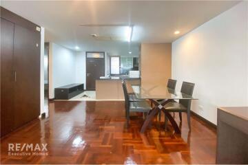 For Rent :  Spacious 2 Bedroom Apartment with Balcony Steps Away from BTS Phromphong