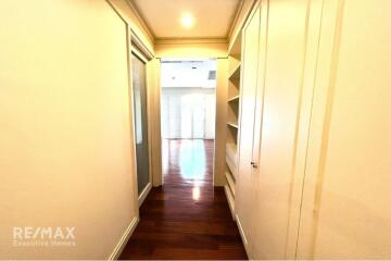 For rent Spacious 3 beds + maid quarter , on 2 floor Supreme Garden