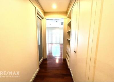 For rent Spacious 3 beds + maid quarter , on 2 floor Supreme Garden