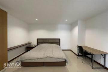 For Rent : Modern 3BR Apartment in Ekamai Soi 12