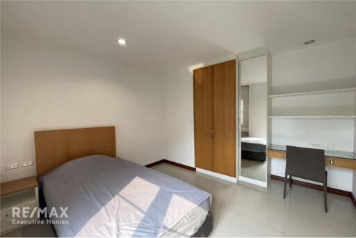 For Rent : Modern 3BR Apartment in Ekamai Soi 12