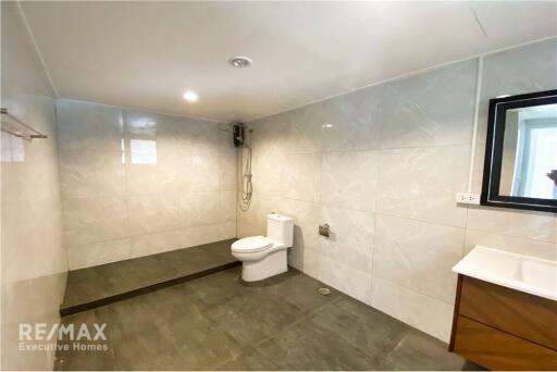 Newly Renovated 1BR in President Park Sukhumvit 24 - Spacious & Pet Friendly