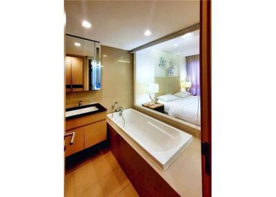 1BR Retreat at Via Botani Sukhumvit 47 - Low Rise Luxury Condo