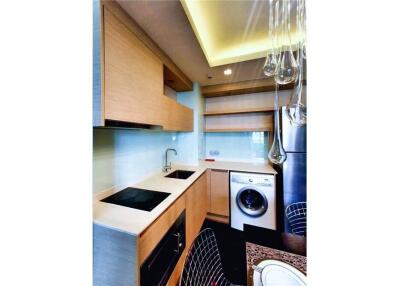 1BR Retreat at Via Botani Sukhumvit 47 - Low Rise Luxury Condo