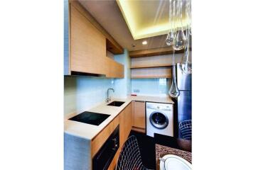 1BR Retreat at Via Botani Sukhumvit 47 - Low Rise Luxury Condo