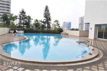 For Sale - Hot Deal - Spacious 3+1BR Condo at Oriental Towers - Prime Location Near BTS Ekamai