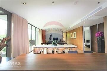 Spacious 3-Bedroom Plus Office Apartment in Thonglor