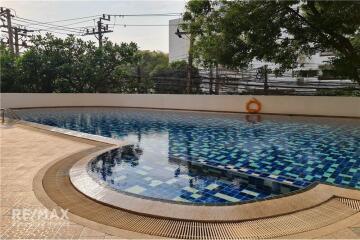 Spacious 4+1BR Baan Sathorn Condominium - Pet-Friendly and Unfurnished