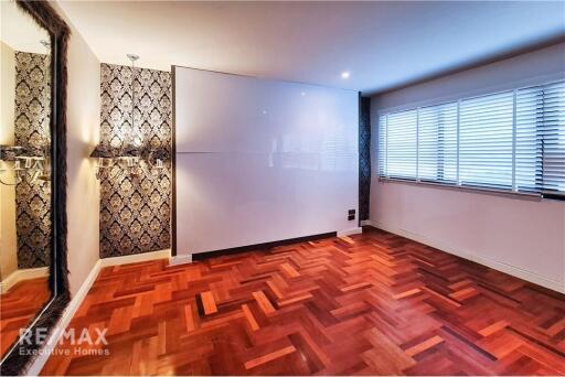 Spacious 4+1BR Baan Sathorn Condominium - Pet-Friendly and Unfurnished
