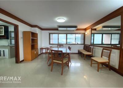 Homey Pet-Friendly Low-Rise Apartment with 3 Bedrooms in Sukhumvit 15, Close to NIST
