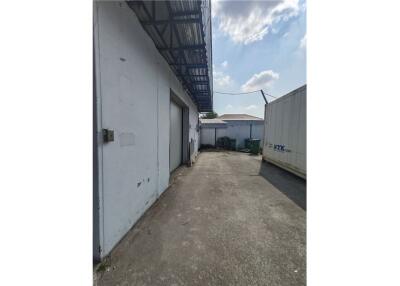 Spacious Warehouse for Lease in Sukhumvit 107 - 600 Sqm at Prime Location