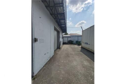 Spacious Warehouse for Lease in Sukhumvit 107 - 600 Sqm at Prime Location