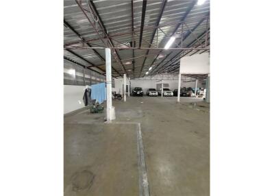 Spacious Warehouse for Lease in Sukhumvit 107 - 600 Sqm at Prime Location