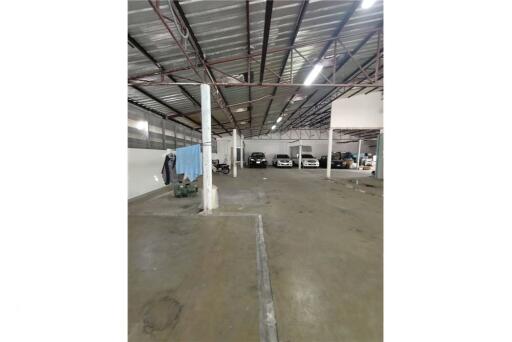 Spacious Warehouse for Lease in Sukhumvit 107 - 600 Sqm at Prime Location