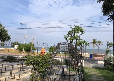 Stunning Beachfront Resort for Sale in Pranburi - A Turnkey Investment Opportunity