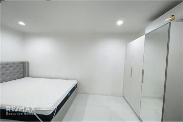 ### Elegant Condo in Central Bangkok for Sale!