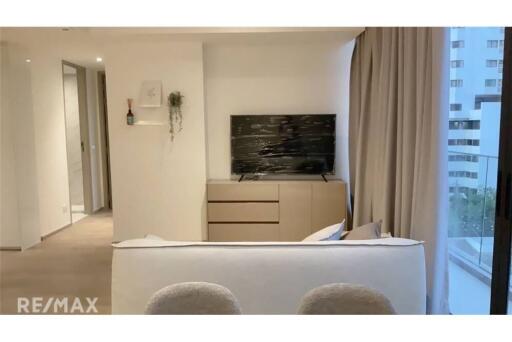 Luxurious 2BR Condo for Rent at Prime Sukhumvit Soi 10 Location