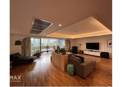 Pet Friendly 4 Bedroom Condo with Big Balcony and Lovely Decor in Asoke