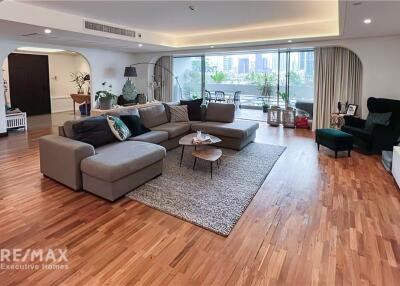 Pet Friendly 4 Bedroom Condo with Big Balcony and Lovely Decor in Asoke