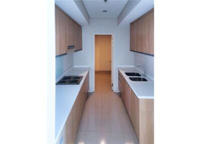 Luxurious Duplex Condo with Dual Kitchens  4BR/4BA  High Floor  MRT Phetchaburi 3 Mins Walk