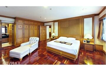 For Rent : Large 4-bedroom City Retreat located in the center of Bangkok