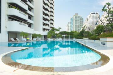 For Rent : Large 4-bedroom City Retreat located in the center of Bangkok