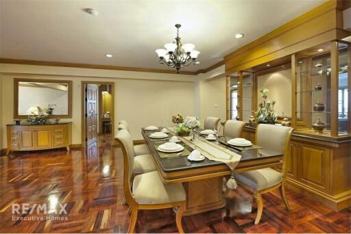 For Rent : Large 4-bedroom City Retreat located in the center of Bangkok