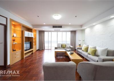 3 Bed Condo for Rent near BTS Prompong