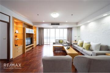 3 Bed Condo for Rent near BTS Prompong