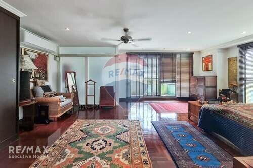 Spacious Renovated 3BR Condo near BTS Ekkamai - Unfurnished Unit at Regent on the Park 2