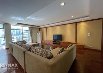 Luxurious 3BR Condo with Maid Room at Grand Ville House 1, Sukhumvit 24