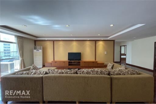 Luxurious 3BR Condo with Maid Room at Grand Ville House 1, Sukhumvit 24