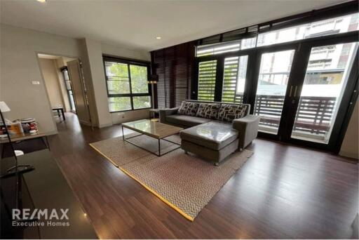 For Rent Pet friendly  newly renoavted 2 Bedrooms apartment in Phrom Phong