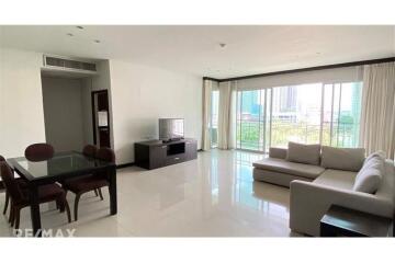 Pet friendly big balcony 2 bedroom in Sathorn