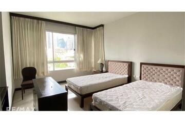 Pet friendly big balcony 2 bedroom in Sathorn